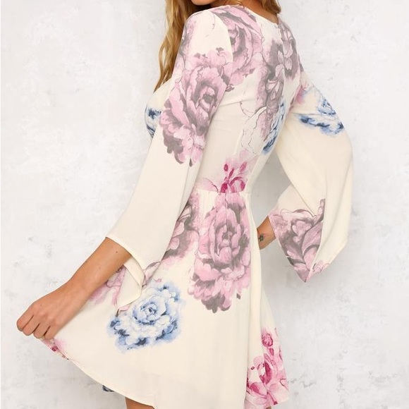 NWT Selfie Leslie Long sleeve floral dress - Picture 2 of 9